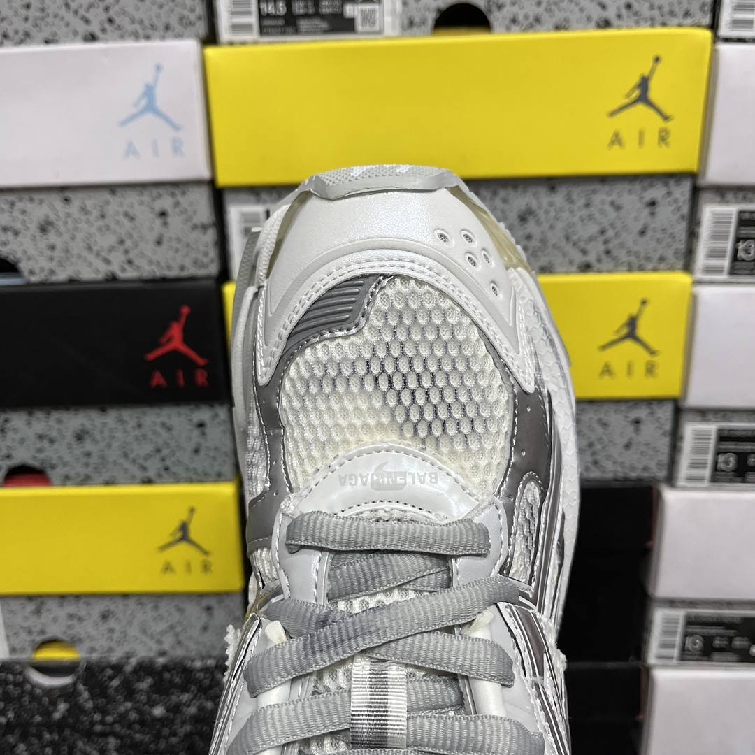 Balenciaga BLCG Runner 7.0 - Image 6