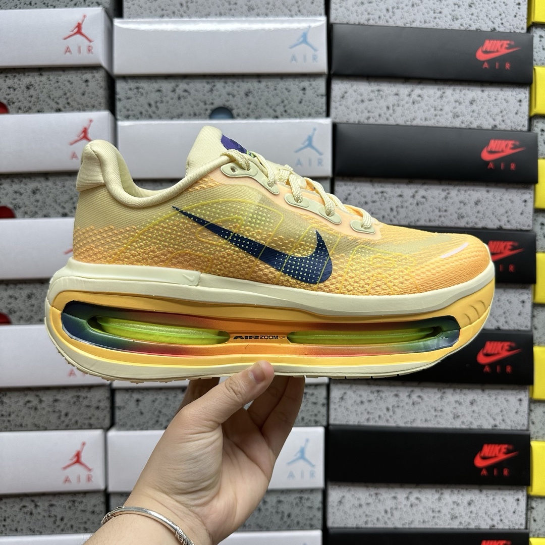 Nike Vomero Premium Alabaster - Image 2