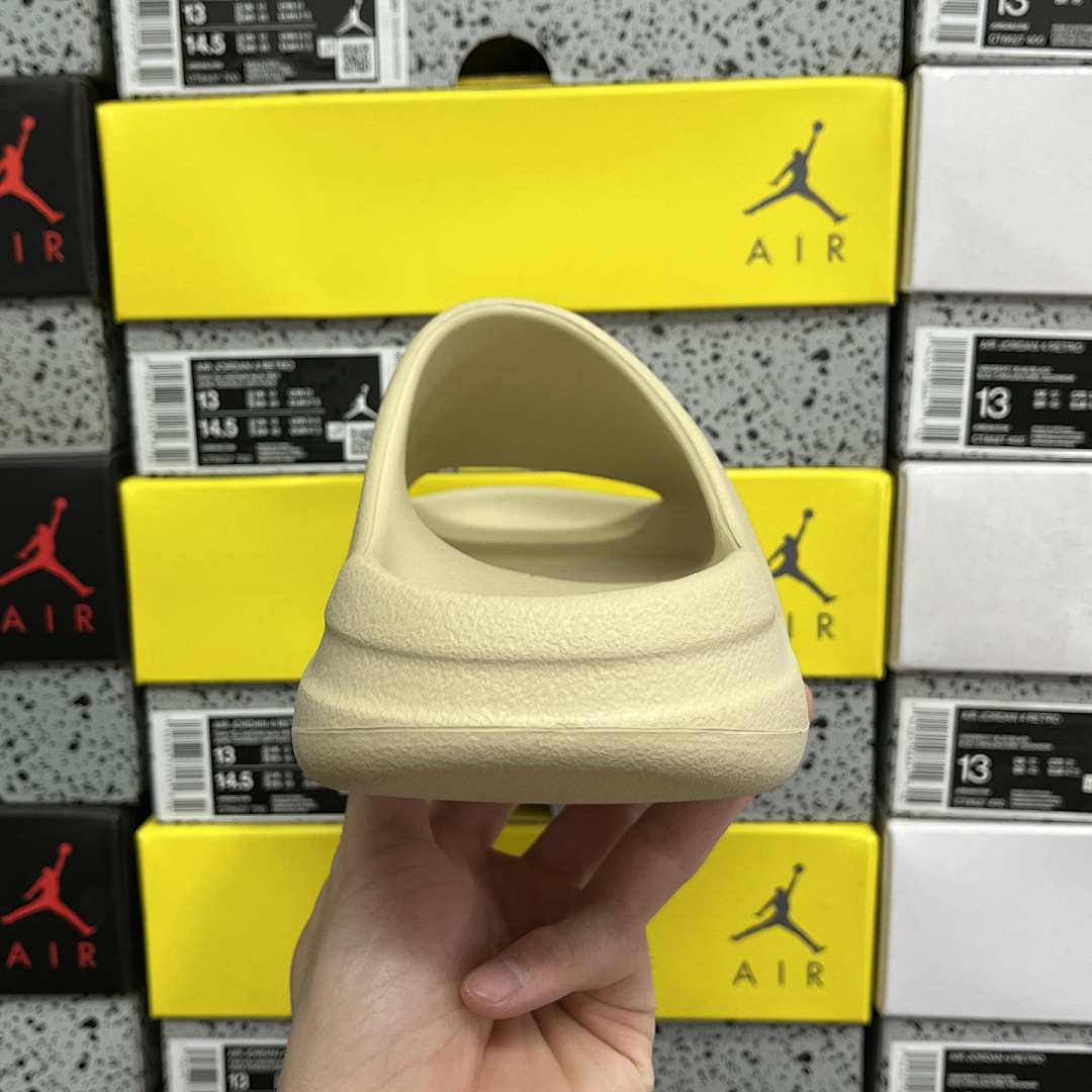 Adidas Kanye West X Yeezy Slide "Resin" - Image 3