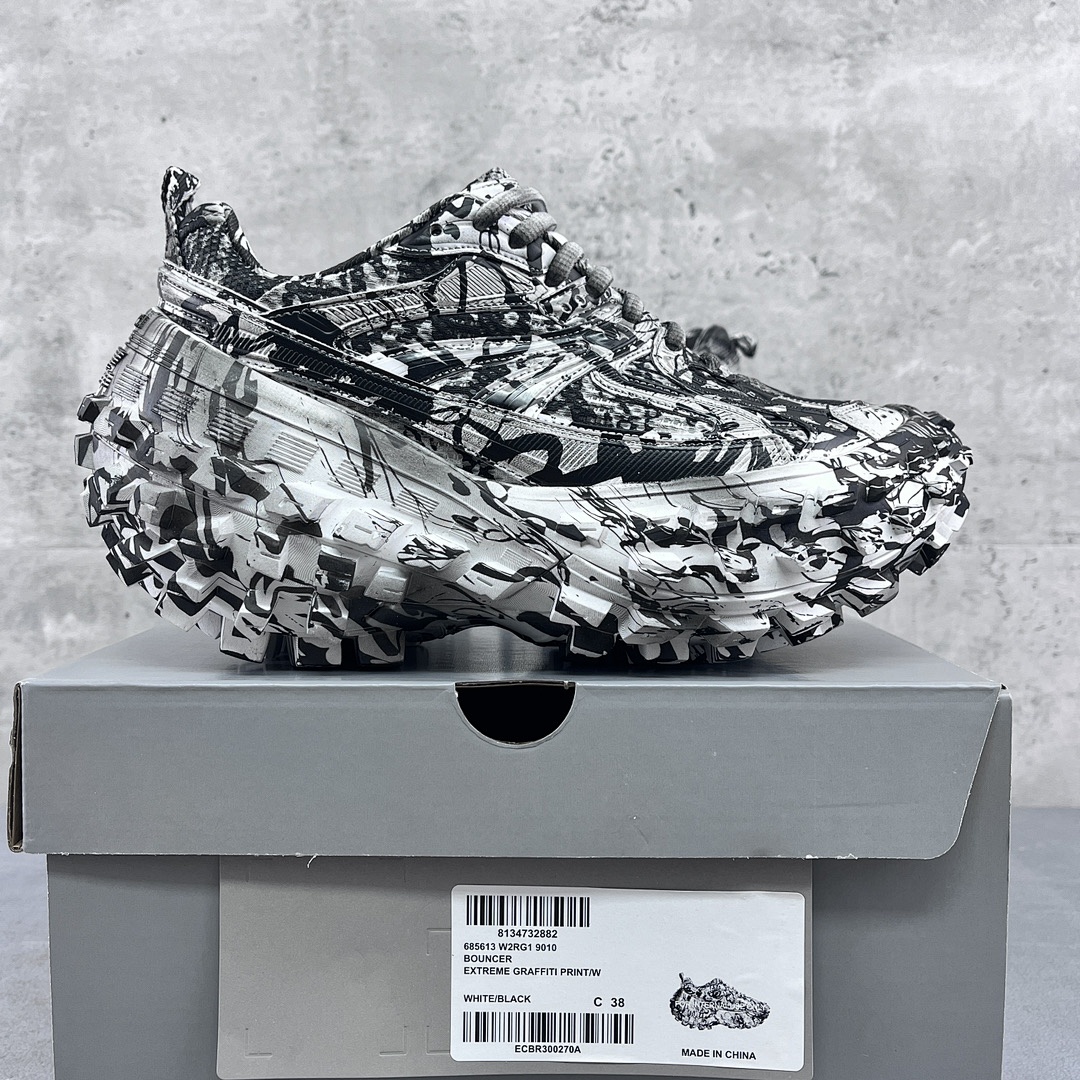 Balenciaga Defender - Image 15