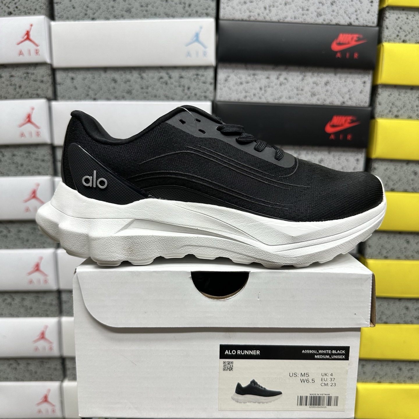 Alo Yoga Rnner A0590U_WHITE-BLACK - Image 11
