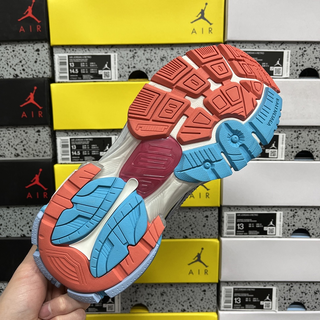 Balenciaga BLCG Runner 7.5 - Image 3