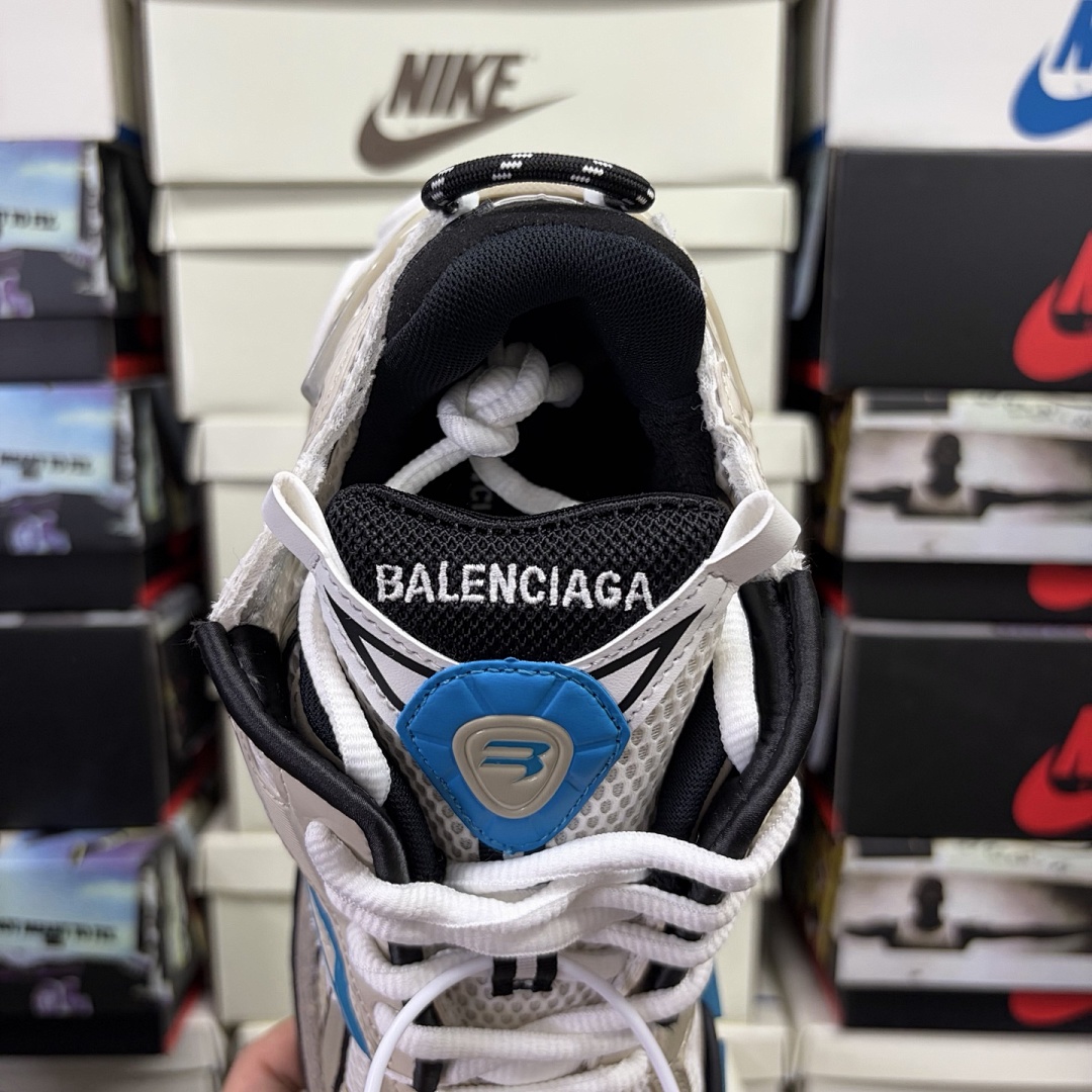 Balenciaga BLCG Runner7.0 - Image 116