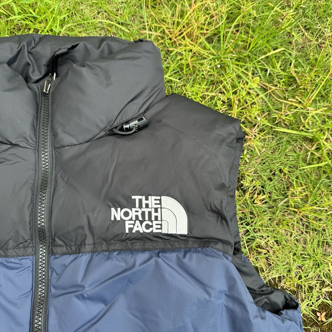 The North Face TNF 1996 Retro Nuptse Vest - Image 32