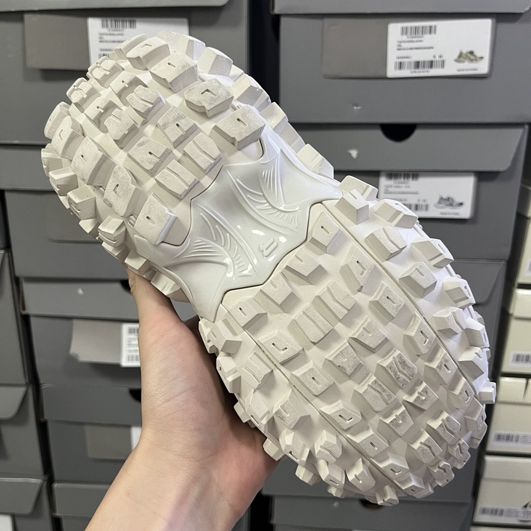 Balenciaga Defender - Image 101