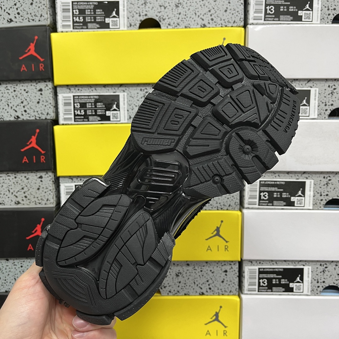 Balenciaga BLCG Runner 7.5 - Image 5