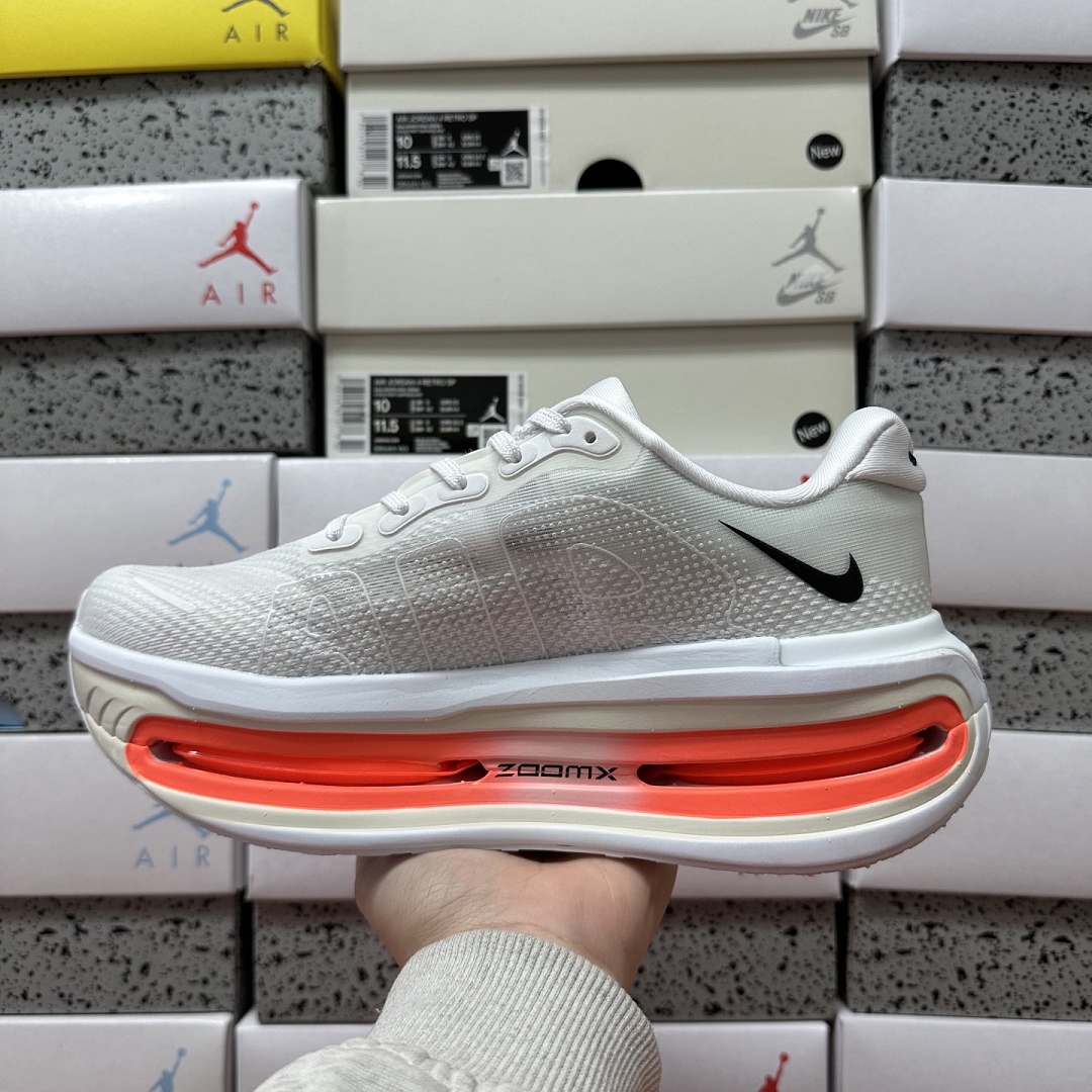 Nike Vomero Premium HQ2050-631 - Image 5