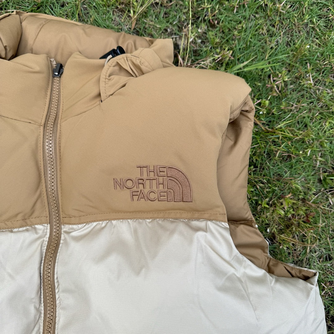 The North Face TNF 1996 Retro Nuptse Vest - Image 9