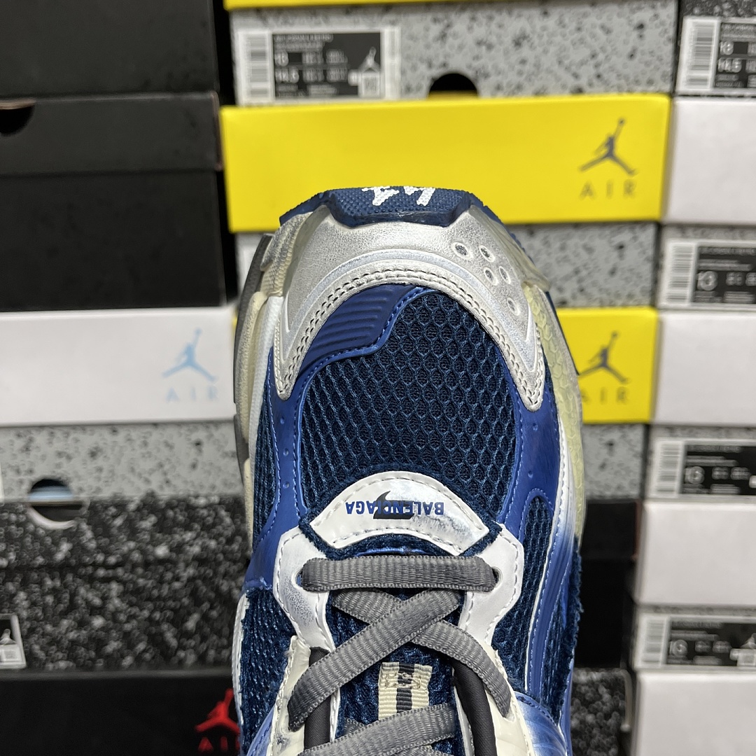 Balenciaga BLCG Runner 7.5 - Image 4