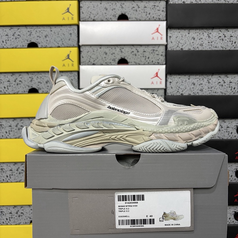 Balenciaga Triple S 2