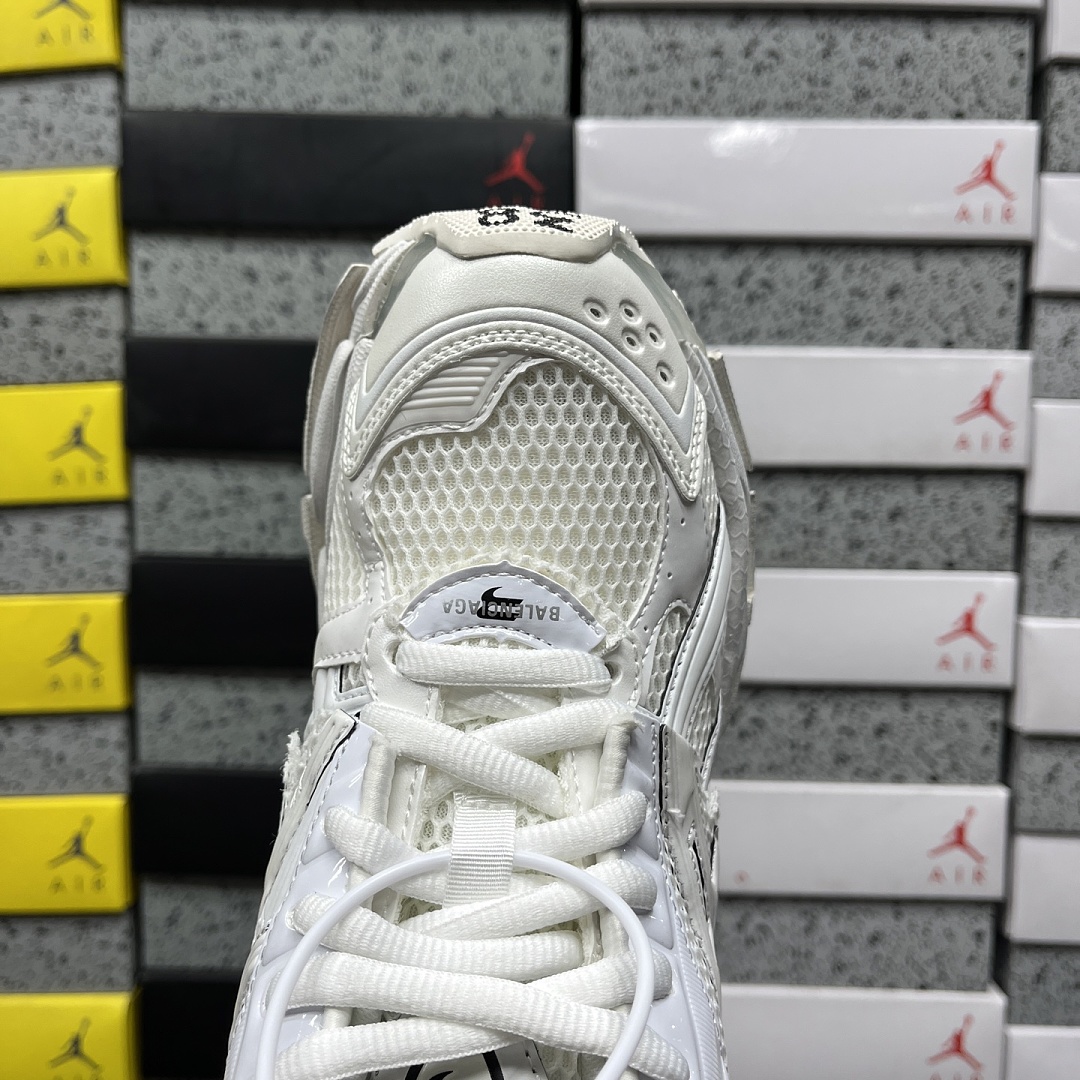 Balenciaga Runner LED 7.0 (Triple White) - Image 9