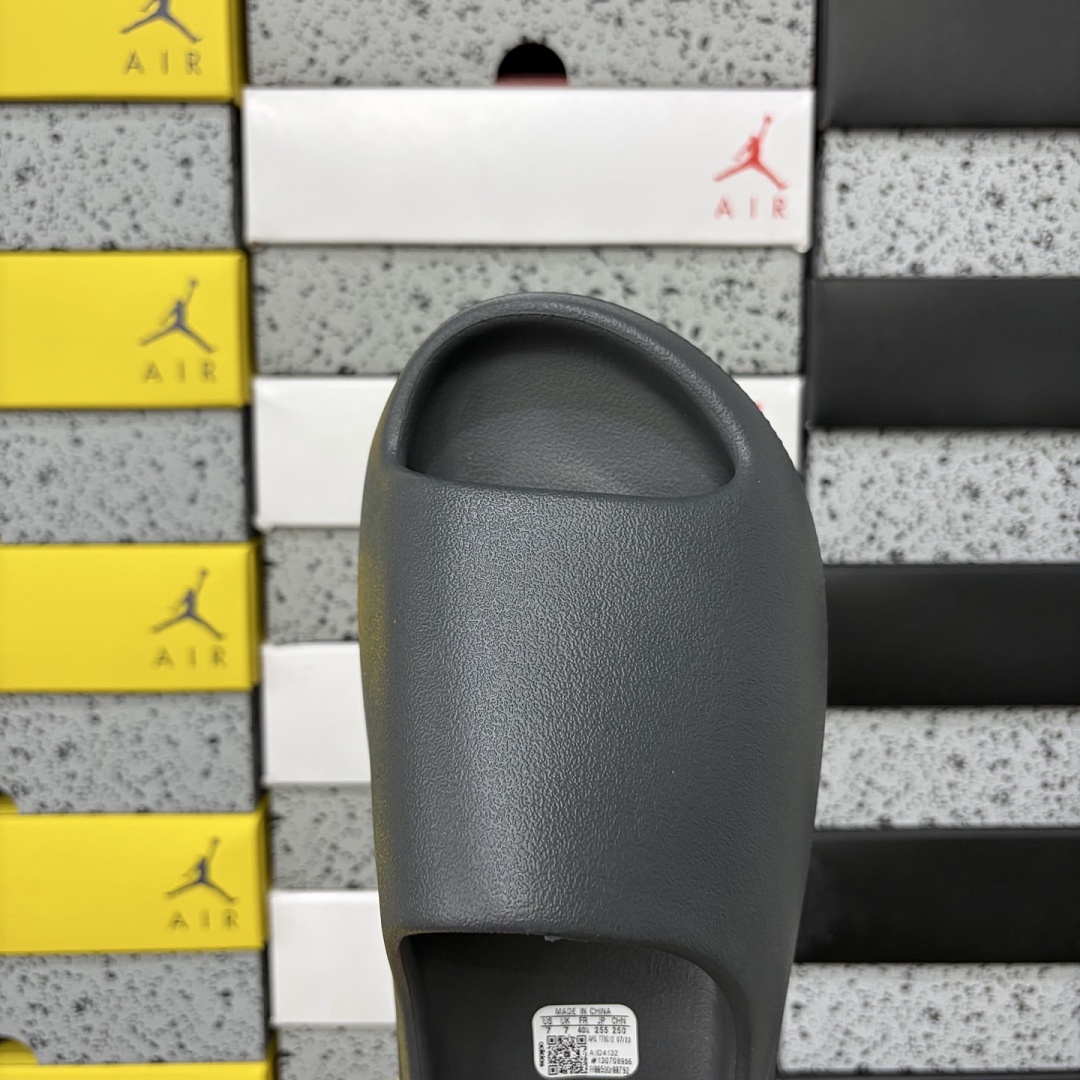 Adidas Yeezy Slide Granite Slides Gunmetal Grey (Matte) - Image 4