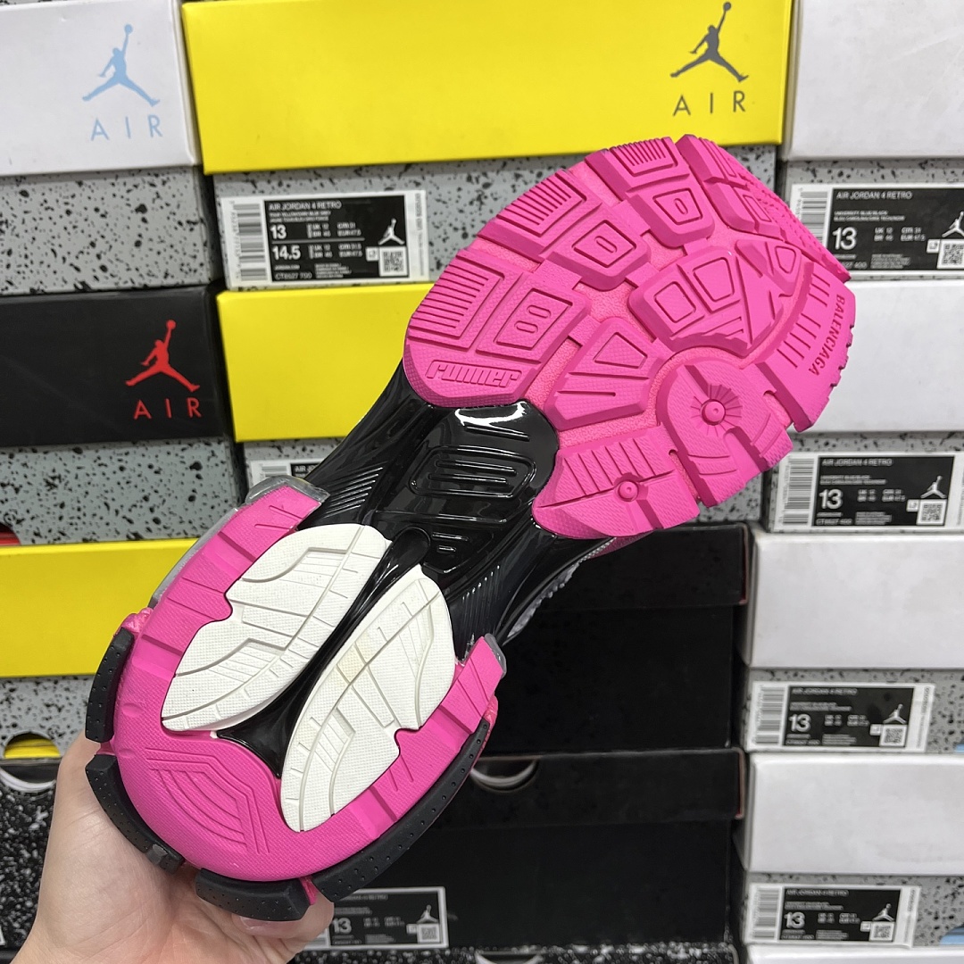 Balenciaga BLCG Runner 7.0 - Image 10