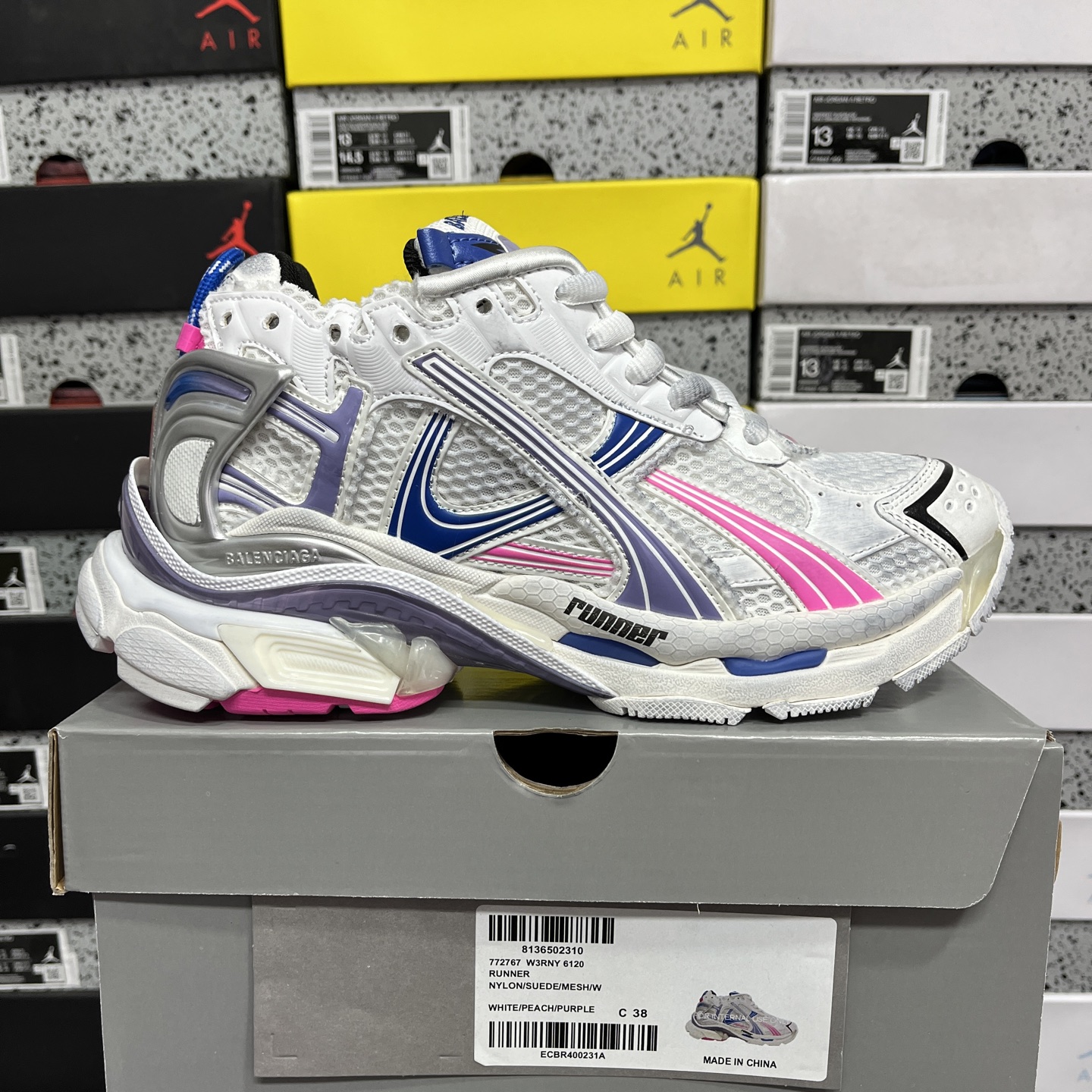 Balenciaga BLCG Runner 7.5 - Image 11
