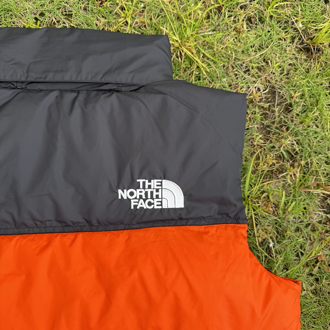The North Face TNF 1996 Retro Nuptse Vest - Image 14