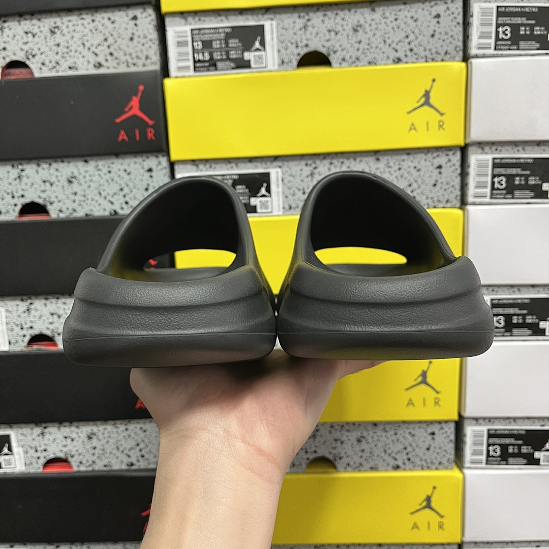 Adidas Kanye West X Yeezy Slide "Resin" - Image 2