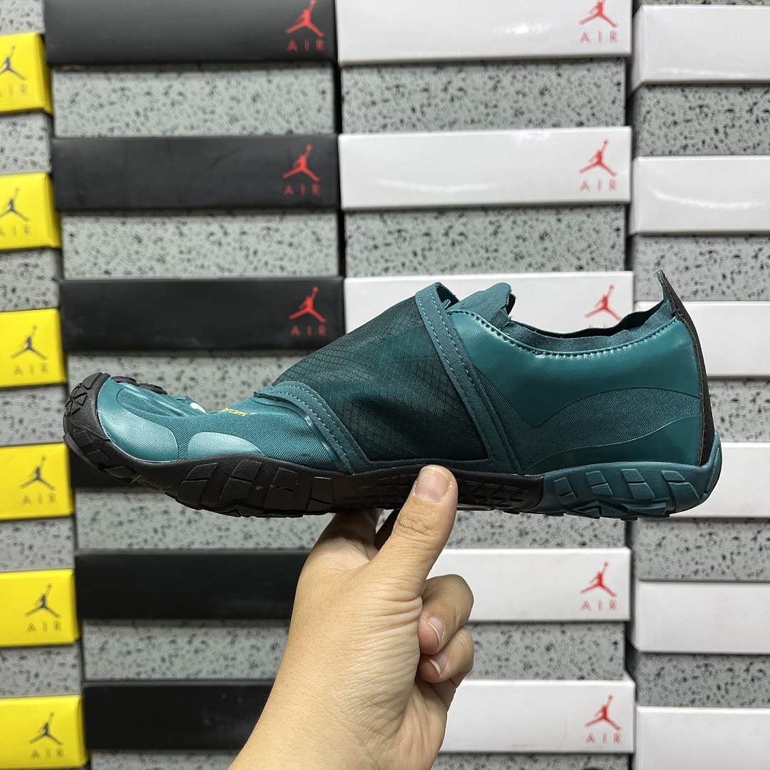 Suicoke Finger Chukka Boot - Image 8