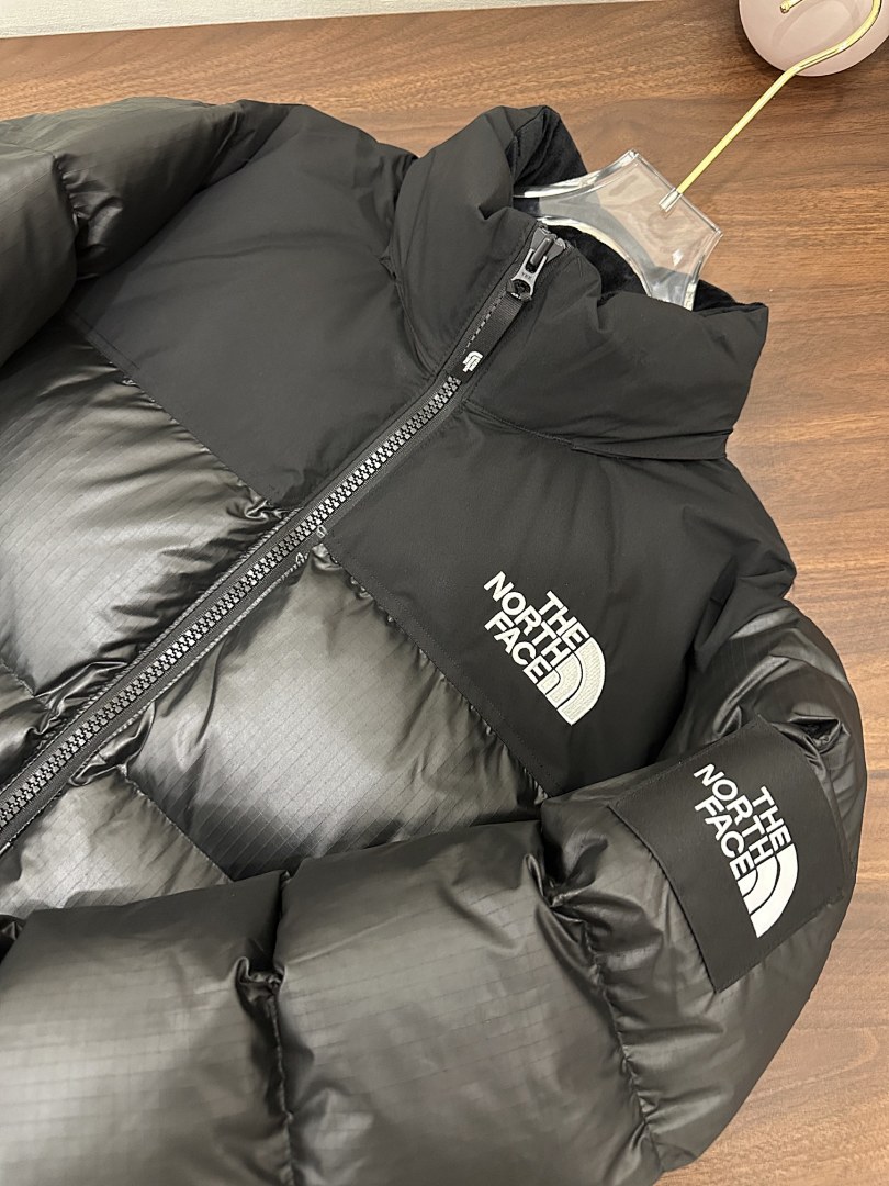 Chanel The North Face White Label Novelty Nuptse Down Jacket (Asia Sizing) - Image 9