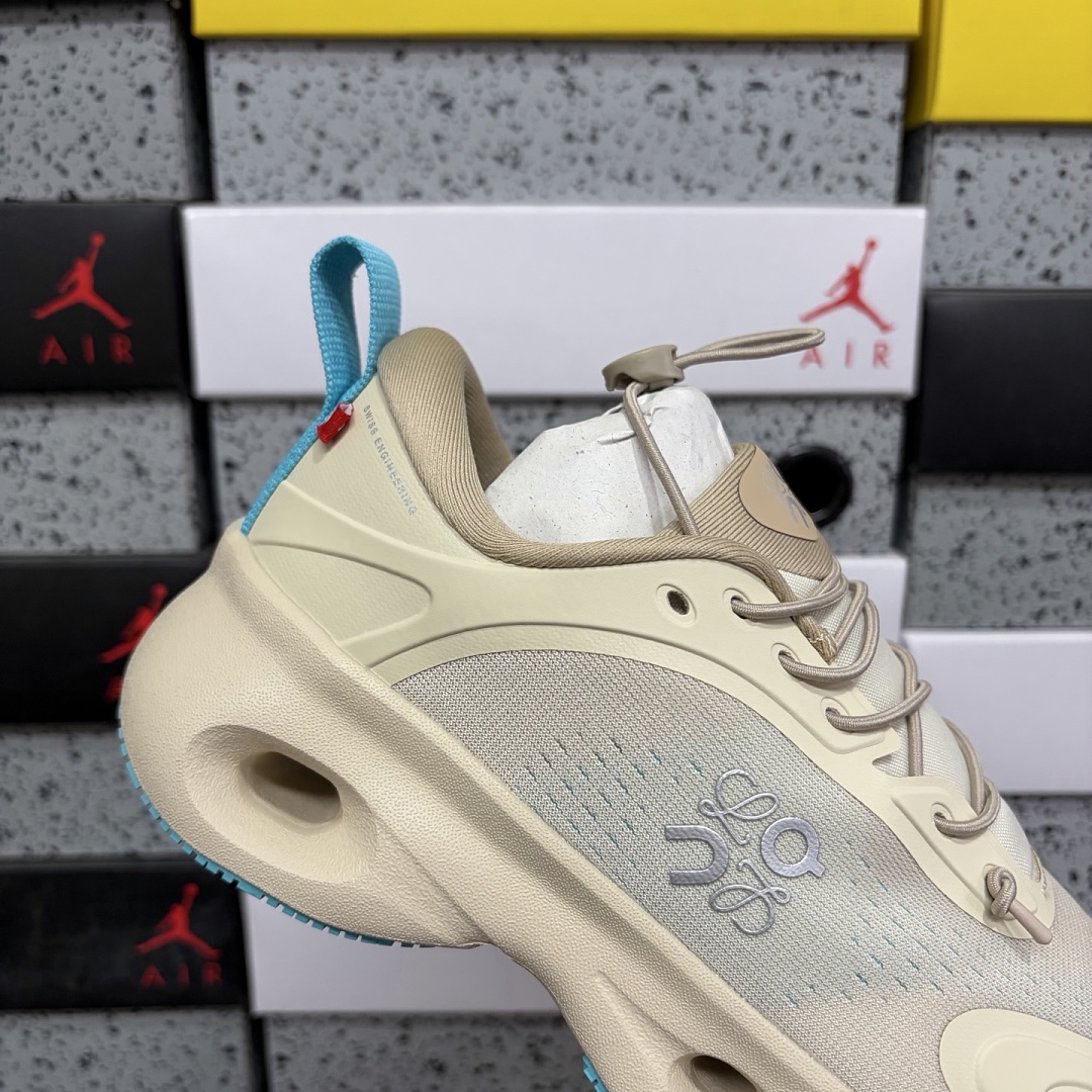 On Running Cloudsolo LOEWE Sand Turquoise - Image 5