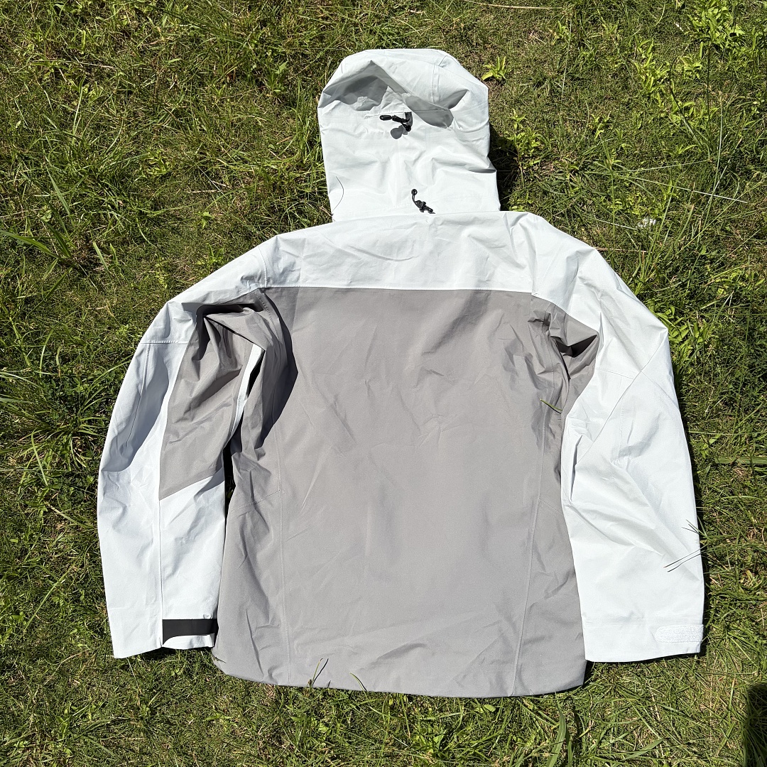 Arc'teryx Beta AR - Image 9