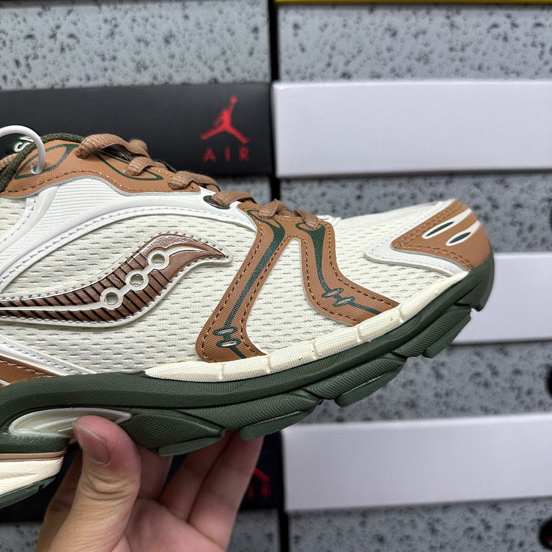 Sony ProGrid Triumph 4 Saucony & Friends Seanella Abraham - Image 9