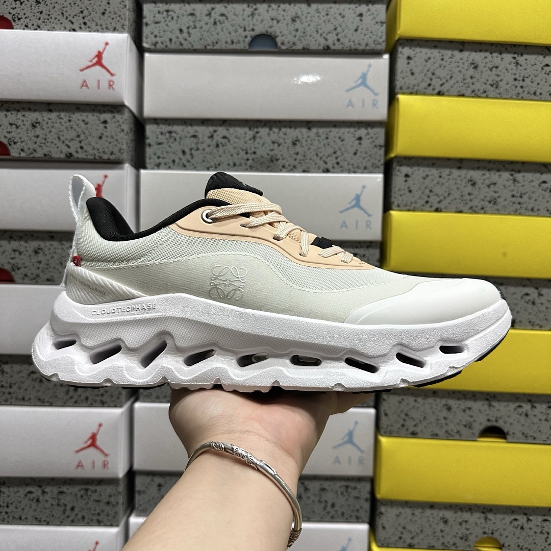 On Running Running Cloudtilt 2 LOEWE Tan White 3ME10692907 - Image 2