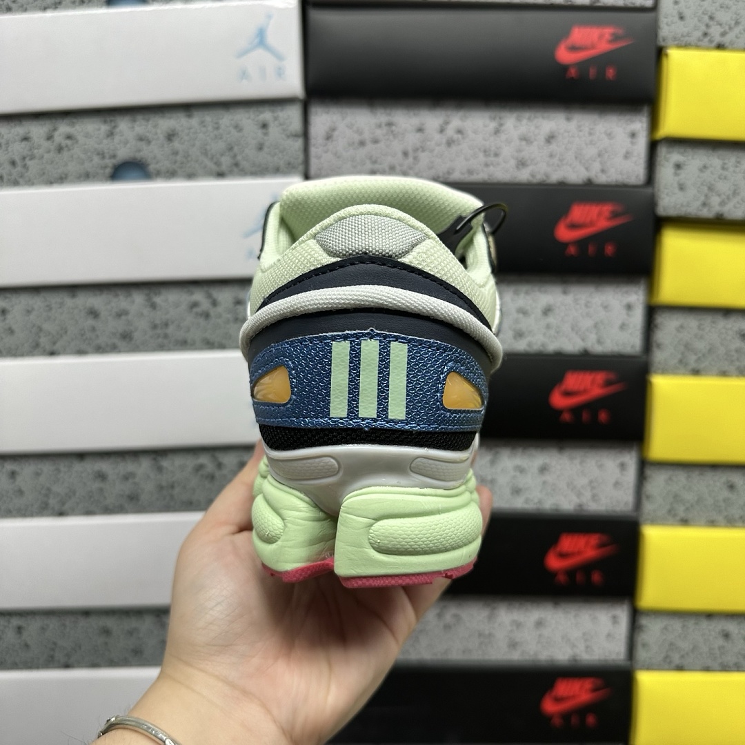 On Running Ozweego - Image 4