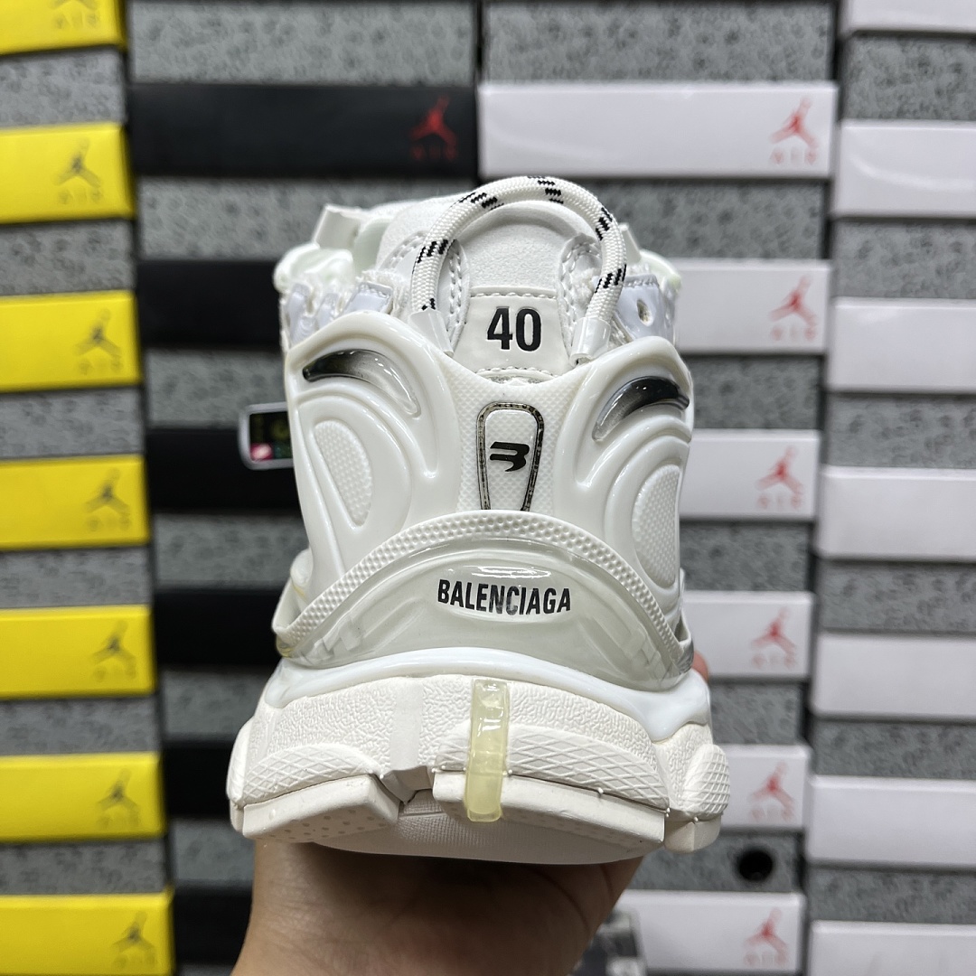 Balenciaga BLCG Runner 7.5 - Image 10