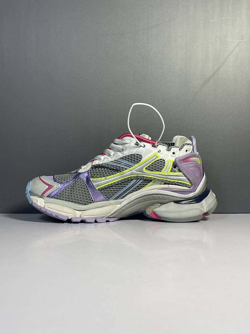 Balenciaga Runner 7.5 - Image 15