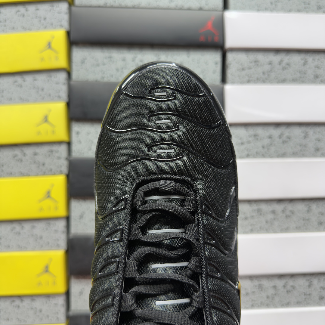 Nike Air Max Plus - Image 2
