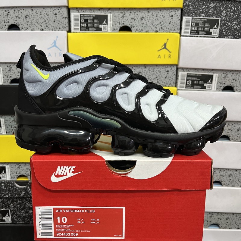 Nike Air VaporMax Plus Black Volt