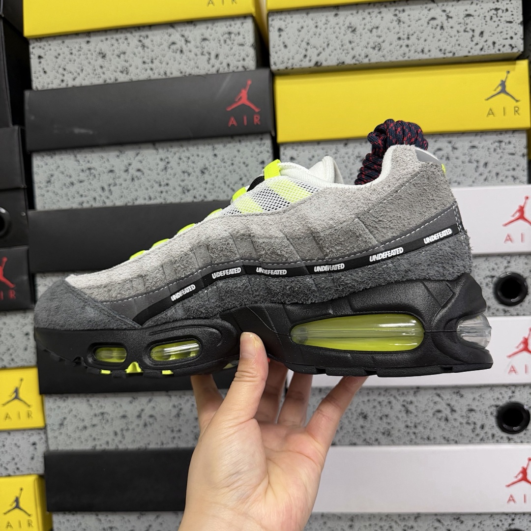 Nike Air Max 95 SP Undefeated Geo NYC Neon IB4523-004 - Image 4