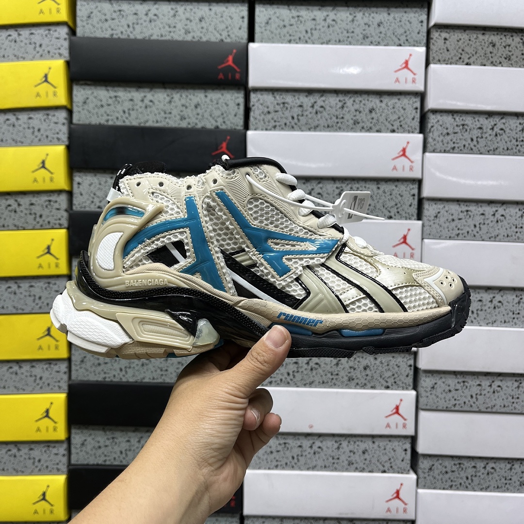 Balenciaga BLCG Runner - Image 60