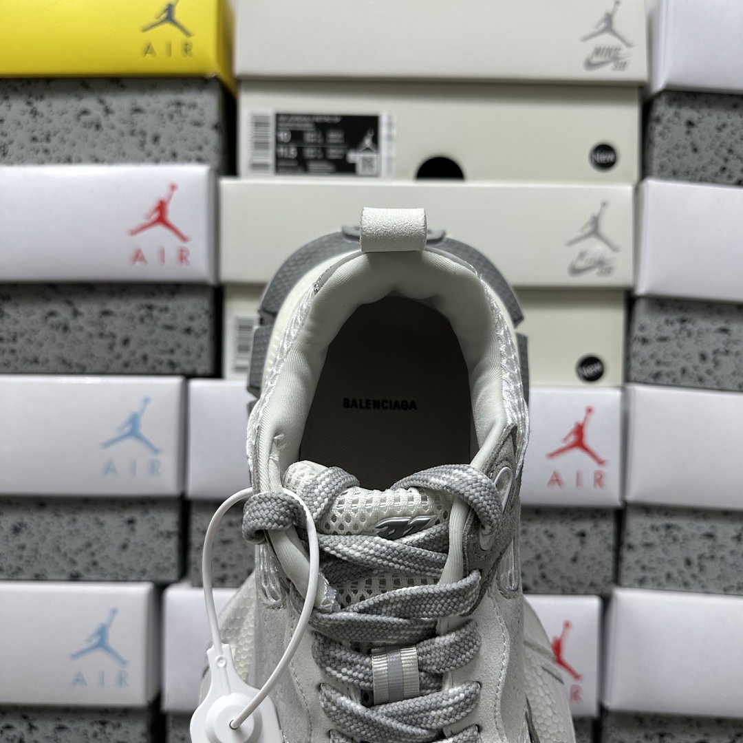 Balenciaga 3XL Sneakers - Image 7