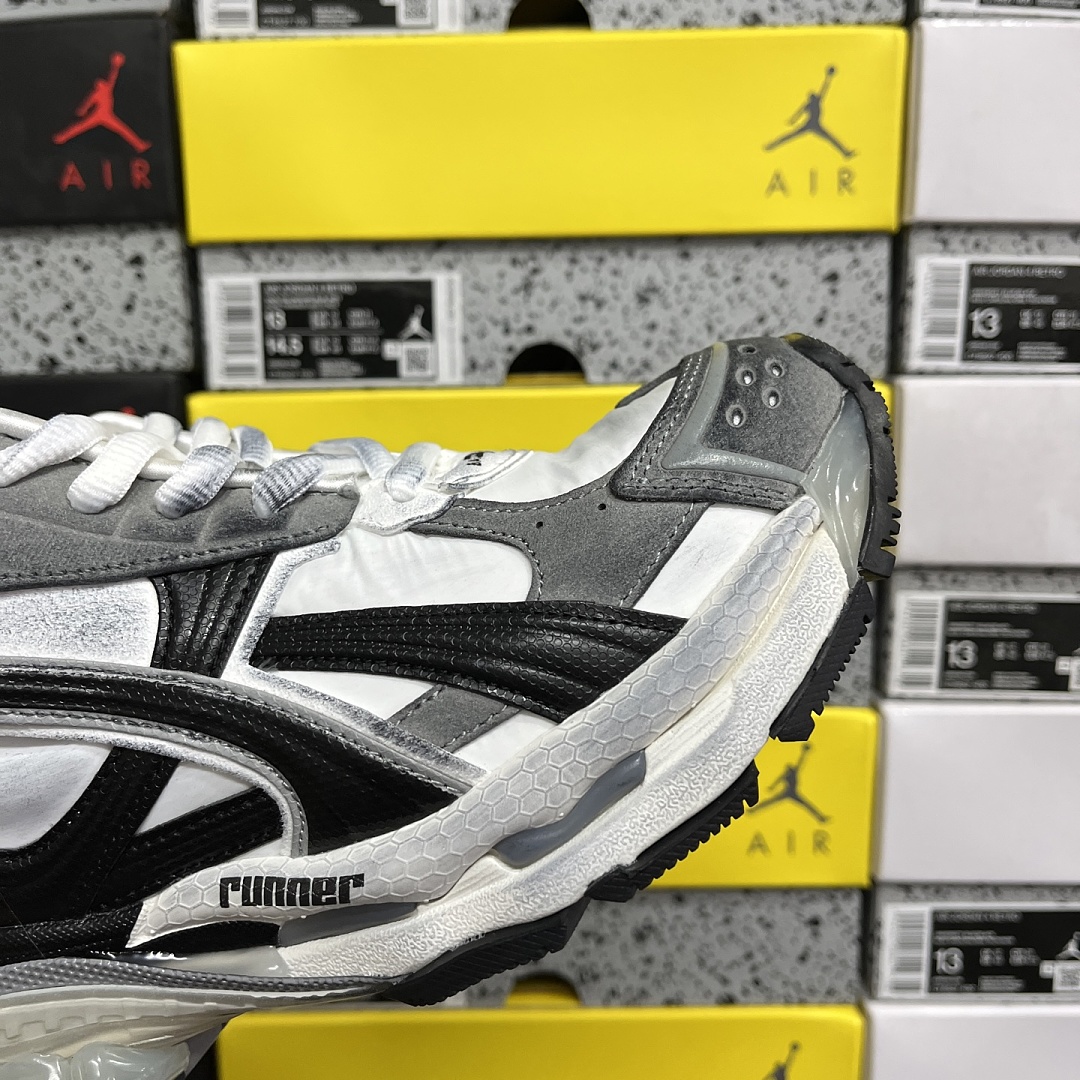 Balenciaga BLCG Runner 7.5 - Image 10