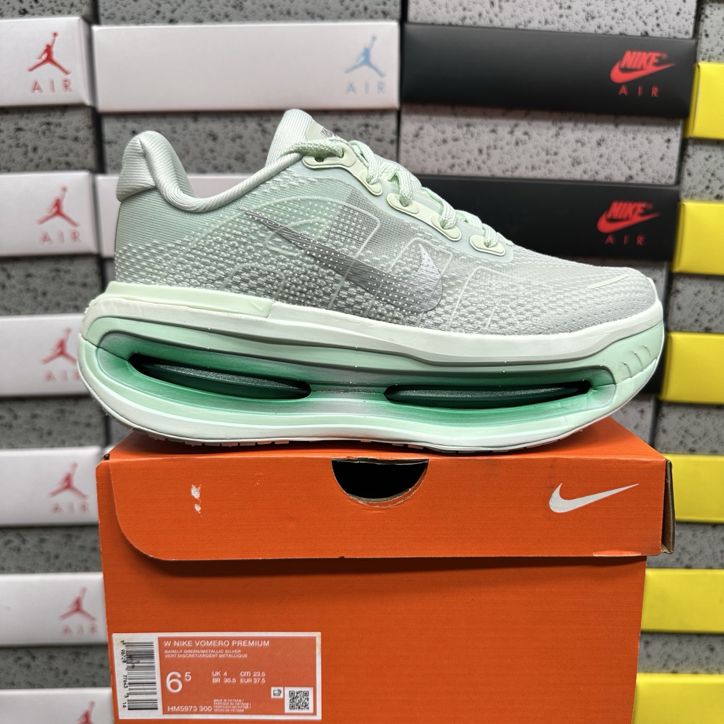 Nike Vomero Premium Barely (Green) - Image 11