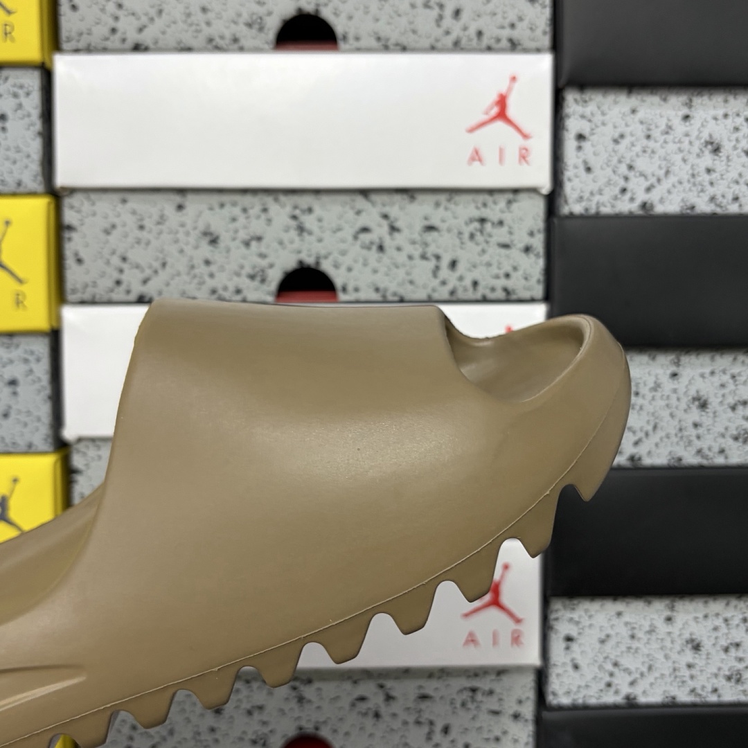 Adidas Yeezy Slide Earth Brown Slides - Image 4