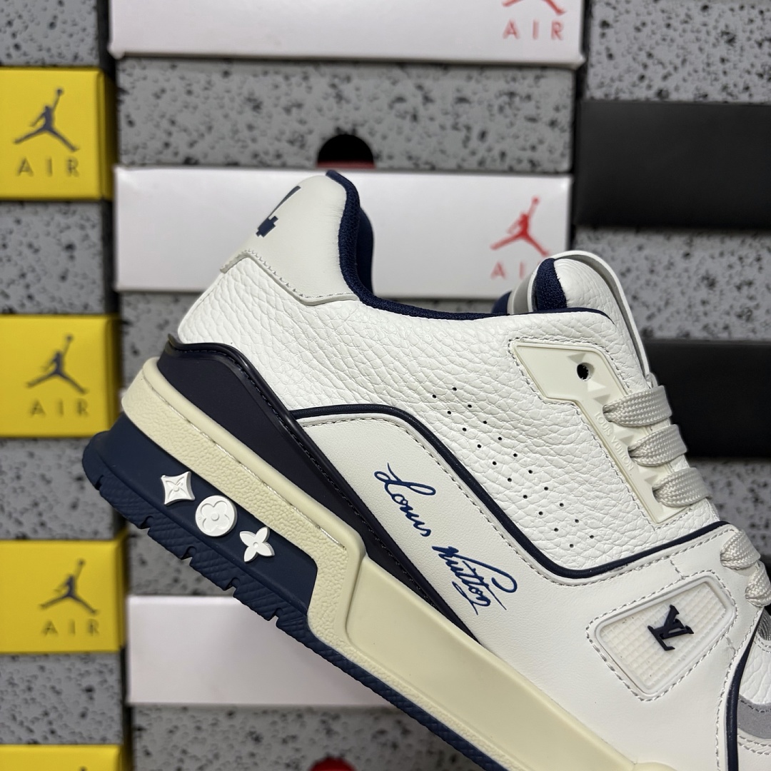 Louis Vuitton Trainer - Image 6