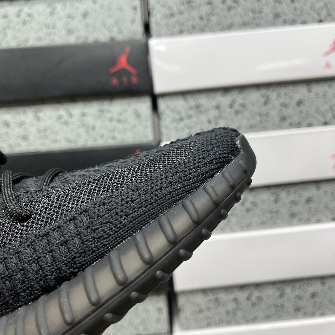 Adidas Yeezy Boost 350 V2 - Image 2