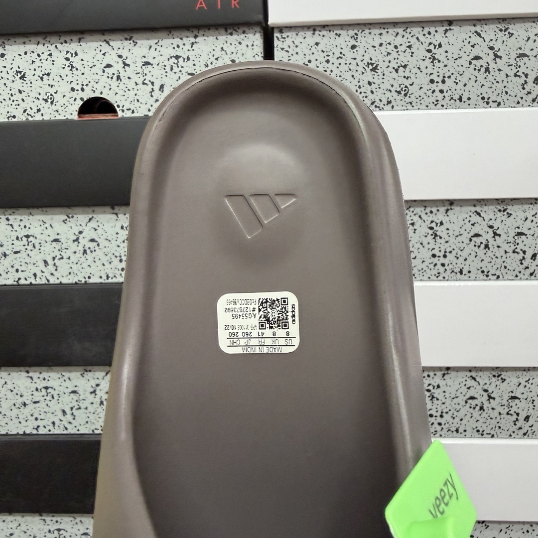 Adidas Slide/Foam Runner - Image 64