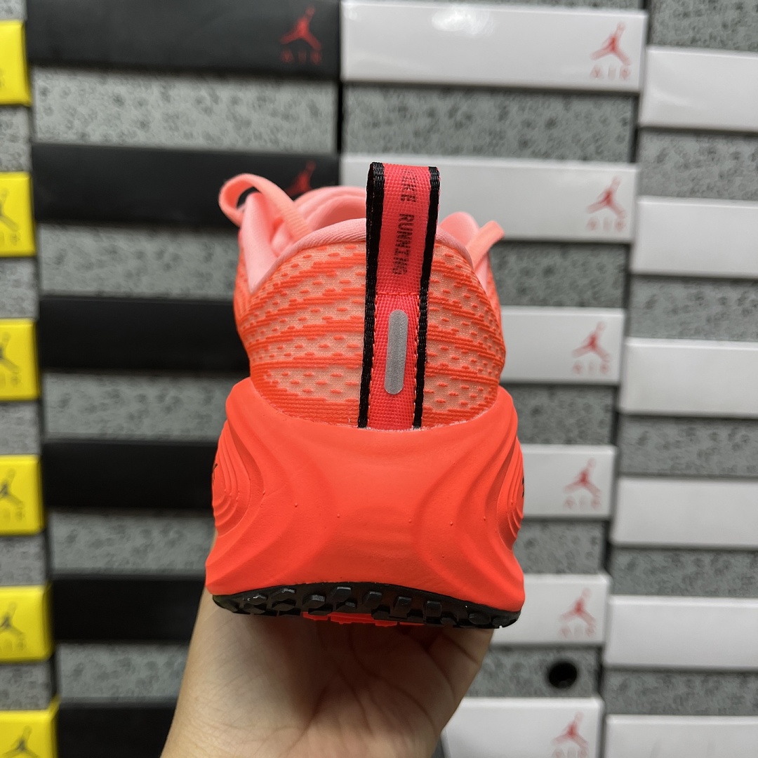 Nike Vomero Plus - Image 6