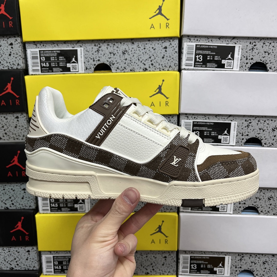 Louis Vuitton Trainer 1-08 - Image 3