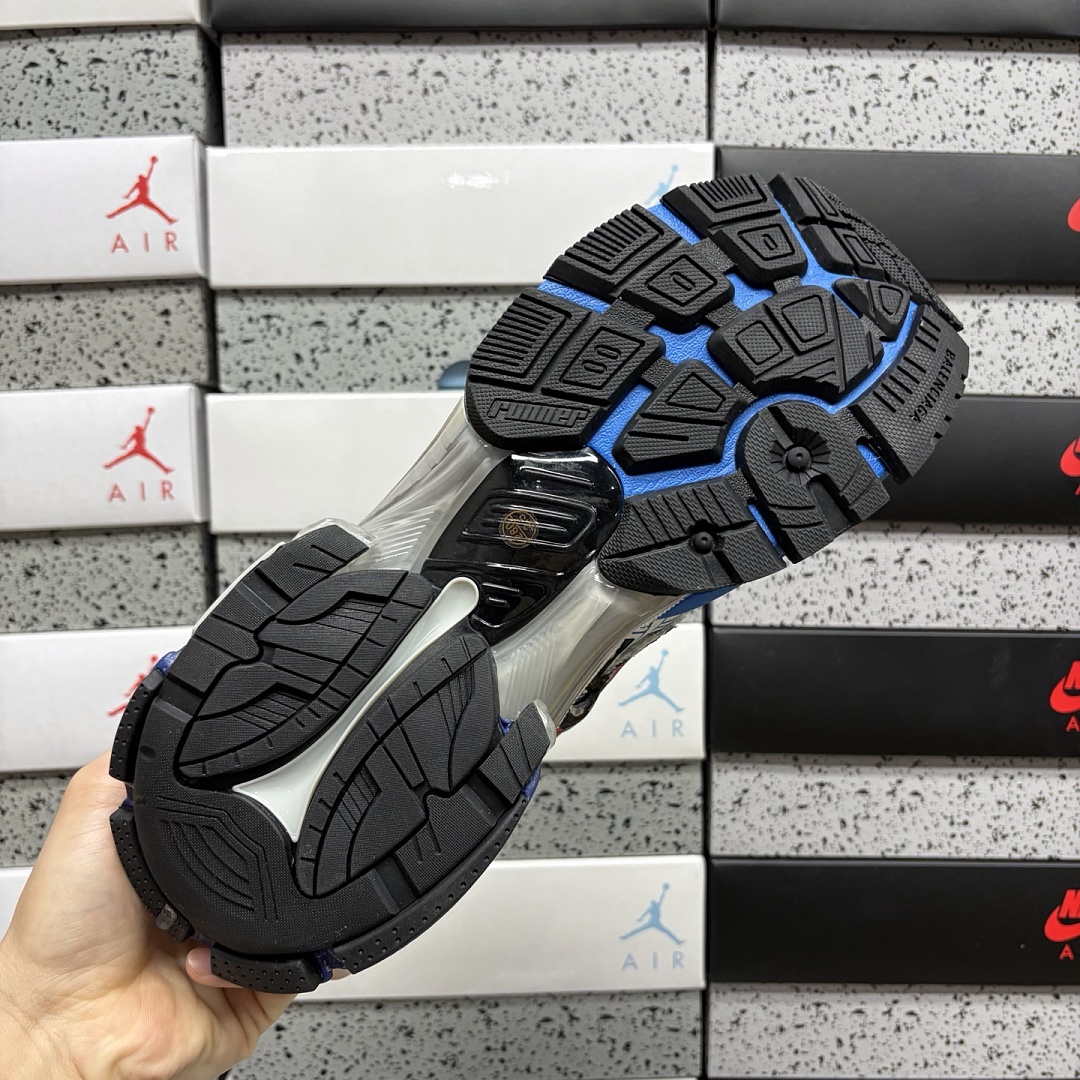 Balenciaga BLCG Runner 7.0 - Image 7