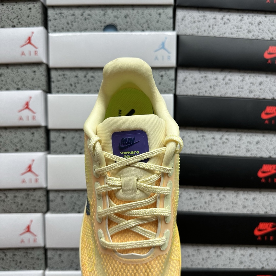 Nike Vomero Premium Alabaster - Image 4