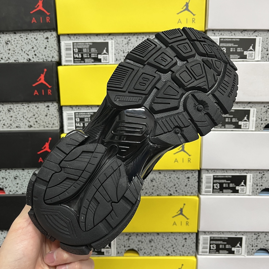 Balenciaga BLCG Runner 7.5 - Image 5