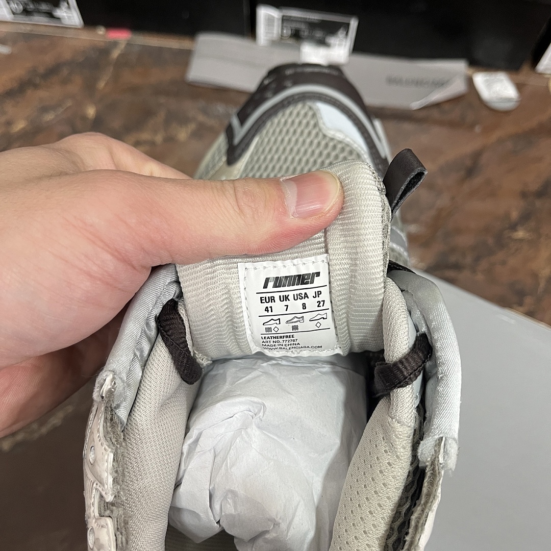 Balenciaga BLCG Runner 7.5 - Image 10