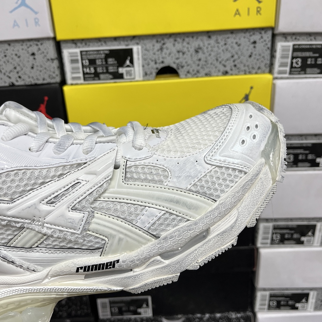 Balenciaga BLCG Runner 7.0 - Image 3