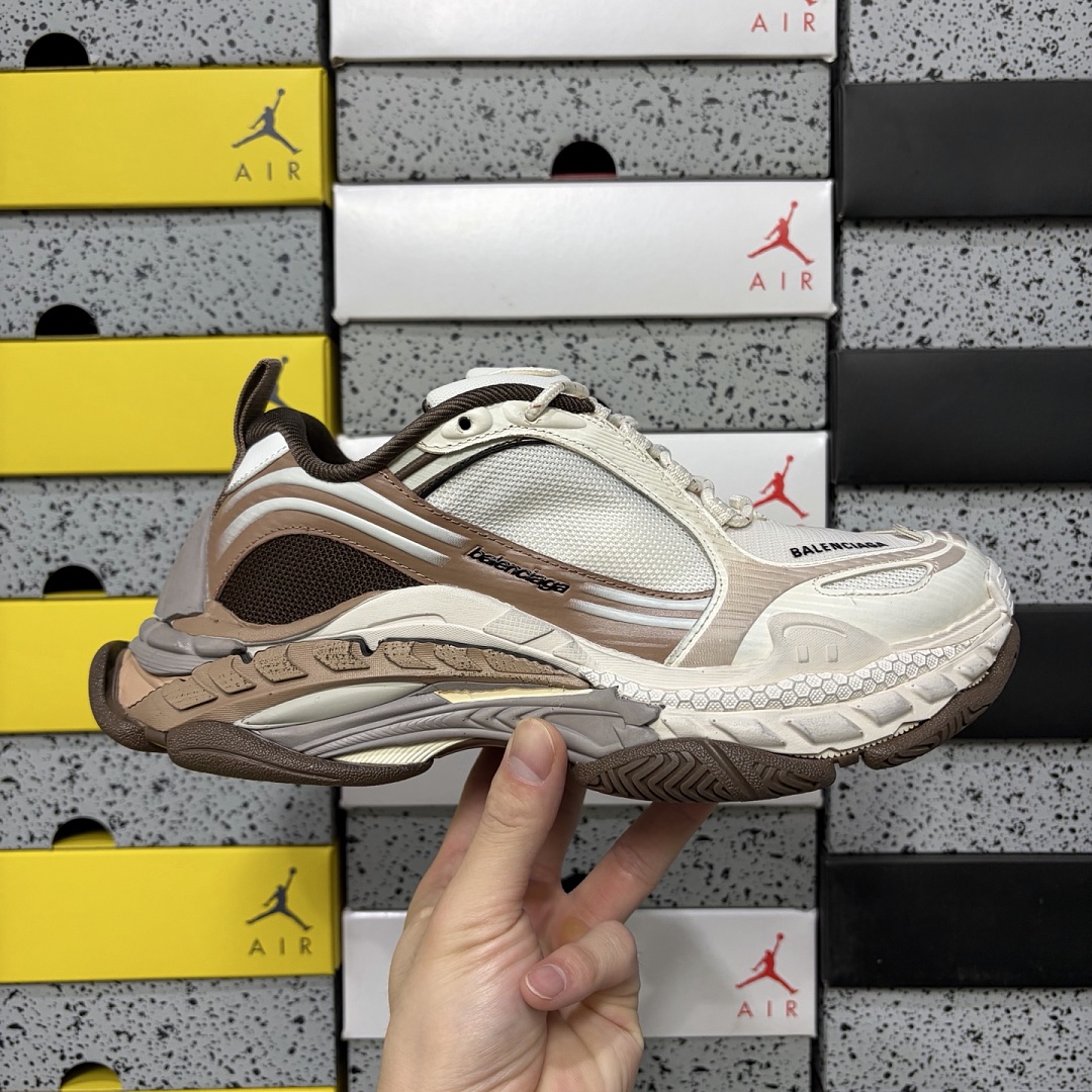 Balenciaga Triple S 2 - Image 11