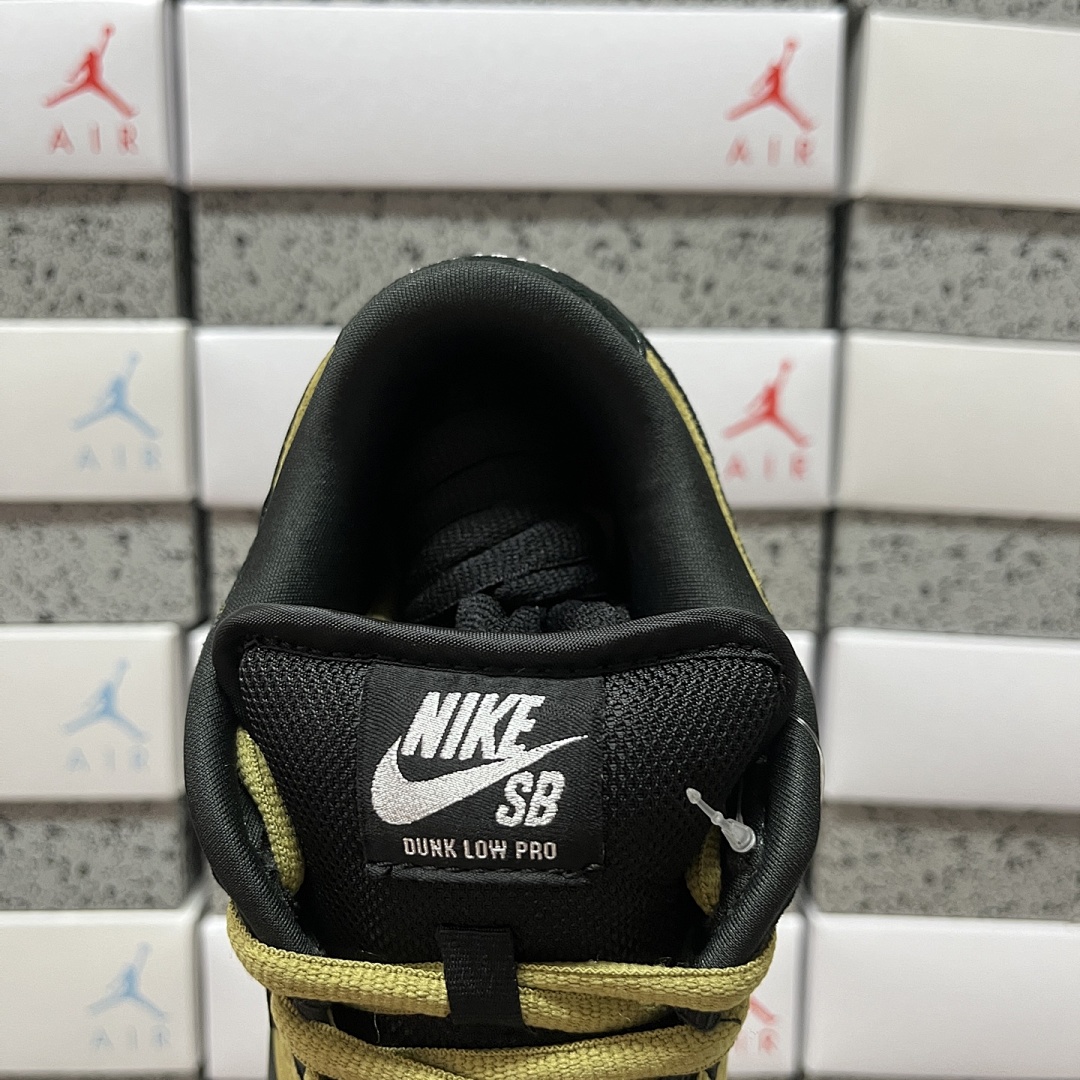 Nike SB Dunk Low Supreme Camper Collab (Black Yellow Green 94) - Image 5