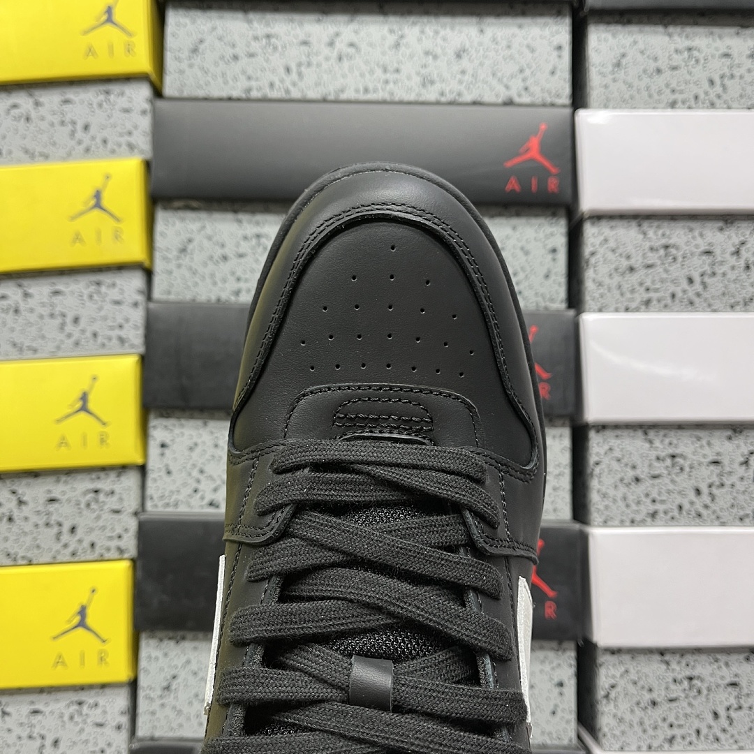 Off-White Out Of Office OOO Low Tops - Image 4